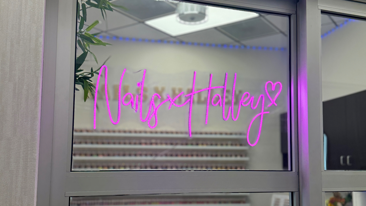 NailsxHalley logo